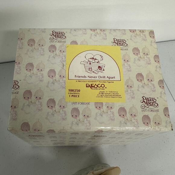 Vintage 1985, Precious Moments "Friends Never Drift Apart" Figurine - Picture 4 of 7